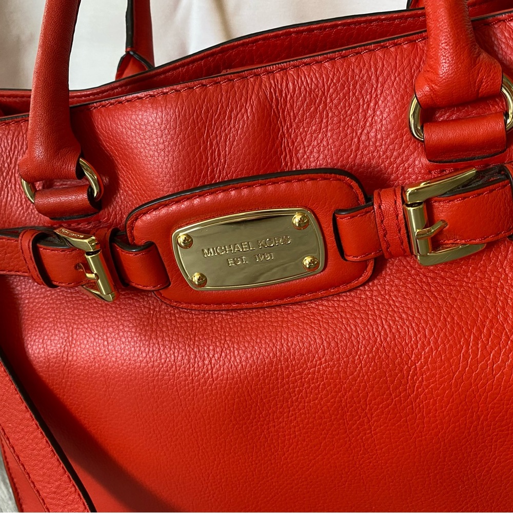 Micheal Kors Leather purse